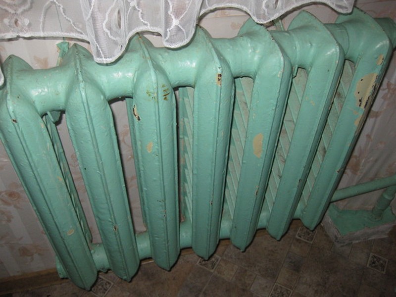 Советские радиаторы отопления. Батареи чугунные к61/500. Чугунный радиатор 110/3000. Радиатор чугунный 630 мкм. Старые радиаторы отопления.